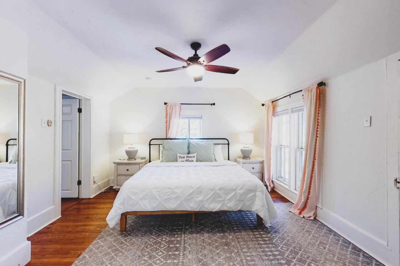 The Pink House On Main - Upper Apartment Eureka Springs Ngoại thất bức ảnh